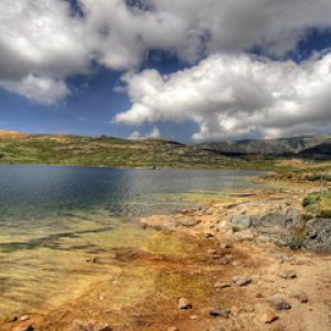 Paisagem de Lago Sereno