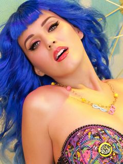 Glamour com Cabelo Azul Vibrante