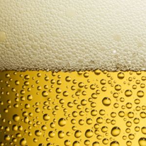 Cerveja Refrescante com Bolhas