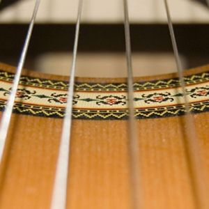 Close-up das cordas de guitarra