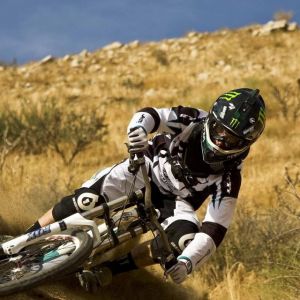 Ciclista de Montanha em Ação