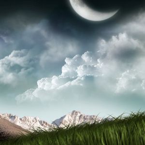 Paisagem Montanhosa Iluminada pela Lua