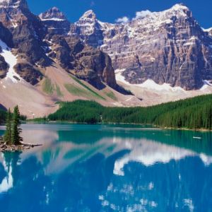 Impressionante reflexo de lago de montanha