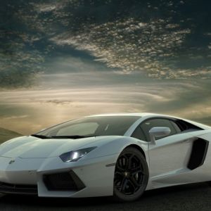 Lamborghini Aventador em Paisagem Cênica