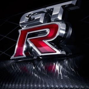 Emblema Nissan GT-R