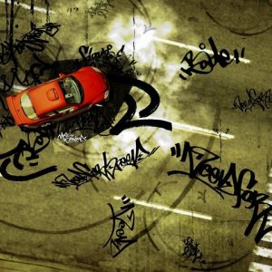 Carro vermelho com graffiti