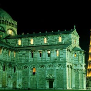 Torre Inclinada de Pisa à Noite