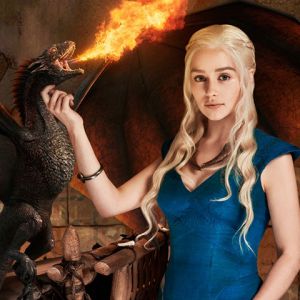 Daenerys Targaryen e Dragão