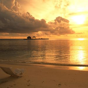 Pôr do Sol Sereno sobre o Oceano