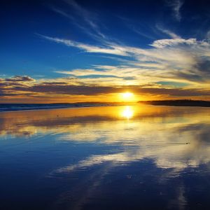 Deslumbrante Pôr do Sol Sobre o Oceano