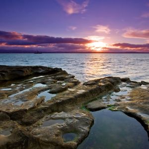 Deslumbrante Pôr do Sol sobre o Oceano