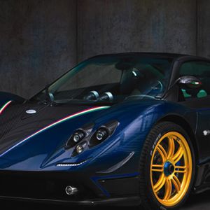 Carro Esportivo de Luxo