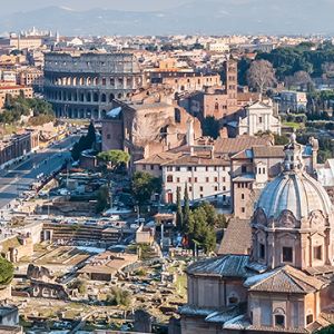 Panorama de Roma com o Coliseu