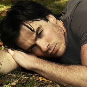 Homem Encantador na Natureza