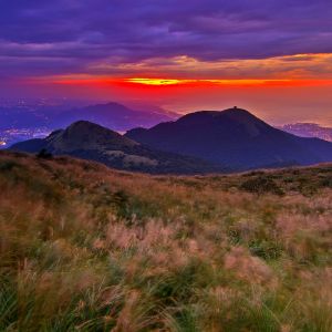 Deslumbrante Pôr do Sol nas Montanhas