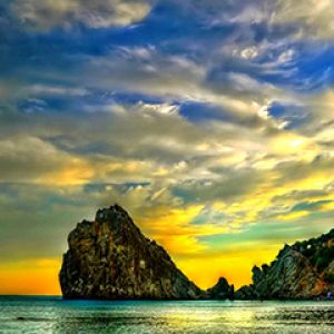 Deslumbrante pôr do sol no oceano