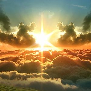 Deslumbrante Amanhecer Sobre Nuvens