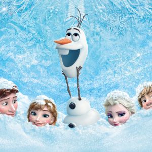 Personagens de Frozen na Neve