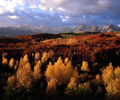 Paisagem de Outono com Montanhas