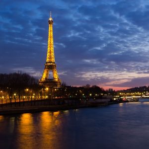 Torre Eiffel ao Crepúsculo