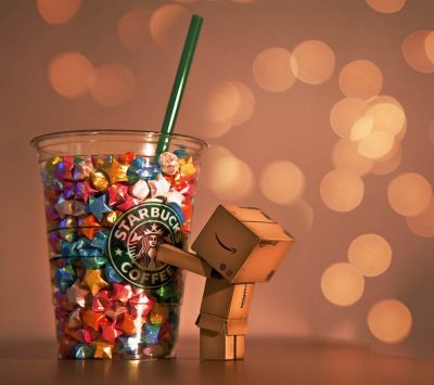 Copo Starbucks com Estrelas Coloridas