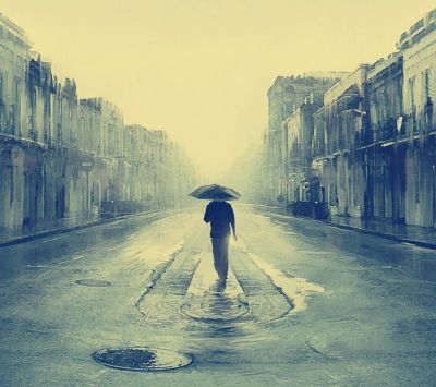 Rua Nebulosa com Guarda-chuva