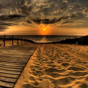 Deslumbrante Pôr do Sol sobre o Oceano