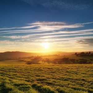 Pôr do Sol sobre Colinas