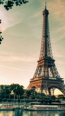 Torre Eiffel ao pôr do sol