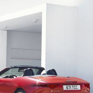 Carro Esportivo Conversível Vermelho