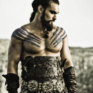 Guerreiro Fantástico com Tatuagens Tribais