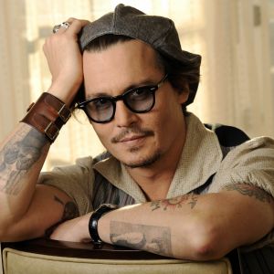 Homem Estiloso com Tatuagens