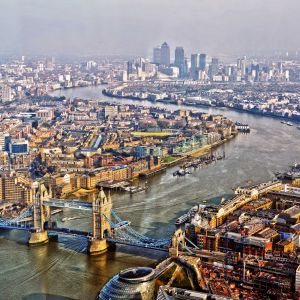 Skyline de Londres e Tower Bridge