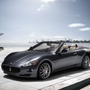 Carro de Luxo Maserati Conversível