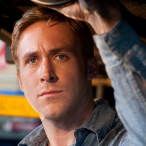 Ryan Gosling em cena automotiva