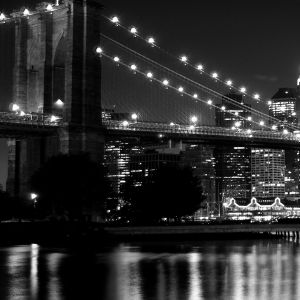 Vista noturna da Ponte do Brooklyn