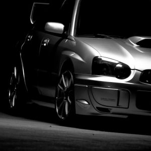 Elegante Carro Esportivo Prateado