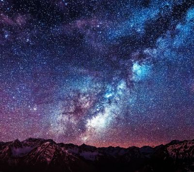 Deslumbrante Céu Noturno com Via Láctea